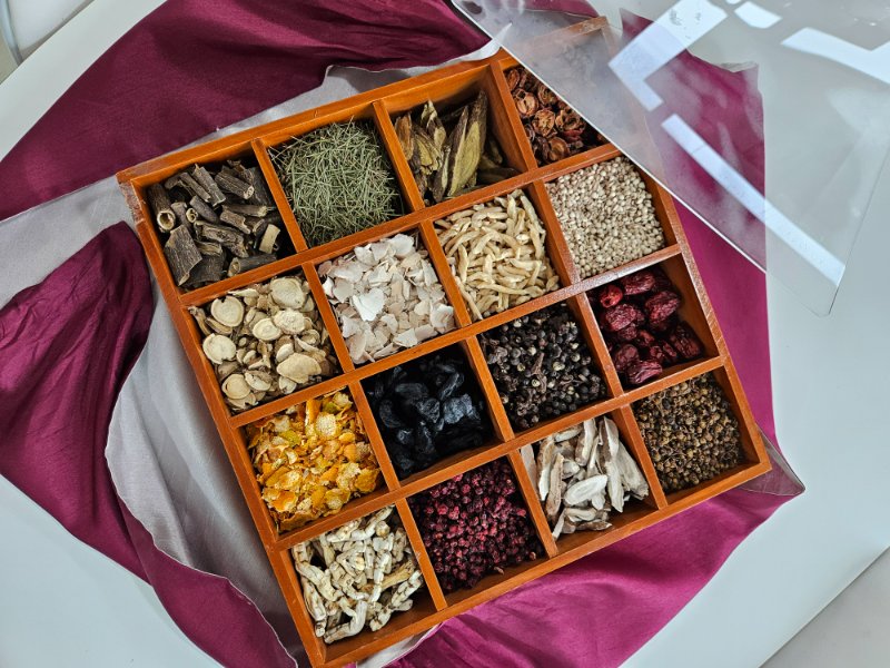 Herbal Tea Class & Korean Medicine Tour